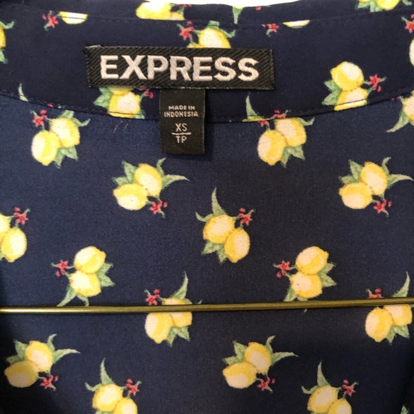 Express Blouse - Picture 2 of 2
